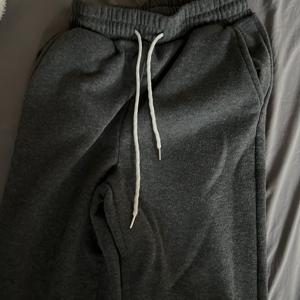 Women’s grey sweatpants